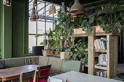 Hotel Piet Hein Eek groene kamer